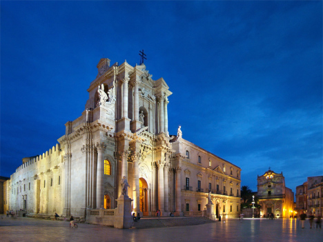 Piazza Duomo, Syracuse, Sicily, Italy