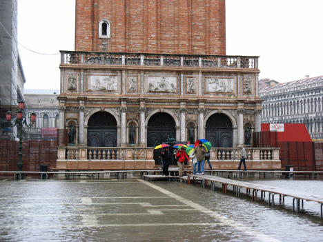 Acqua alta in Venice, Vento, Italy