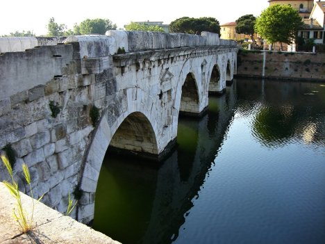 Roman bridge Ponte di Tiberio, Rimini