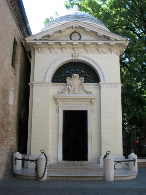 Dante Alighieri tomb, Ravenna, Emilia-Romagna, Italy