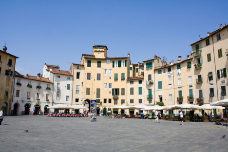 Piazza dell' Anfiteatro, Lucca, Tuscany, Italy