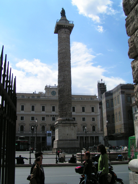 Piazza Colonna, Rome, Lazio, Italy