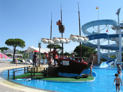 Aquasplash waterpark pirate ship