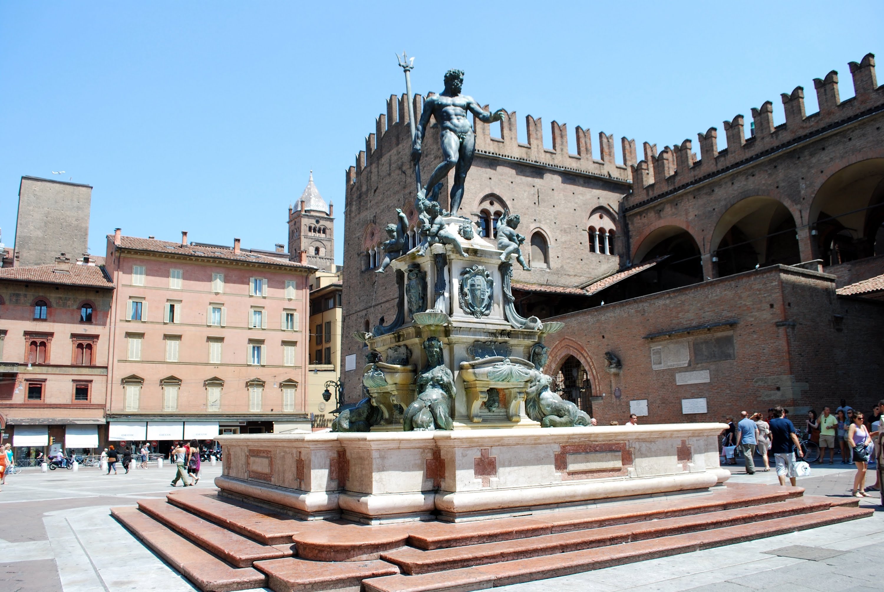 Piazza Duomo and the fountain of Neptune
